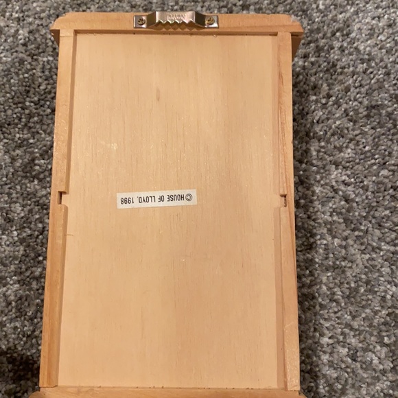 Vintage house of loyd decor cabinet - Picture 3 of 3